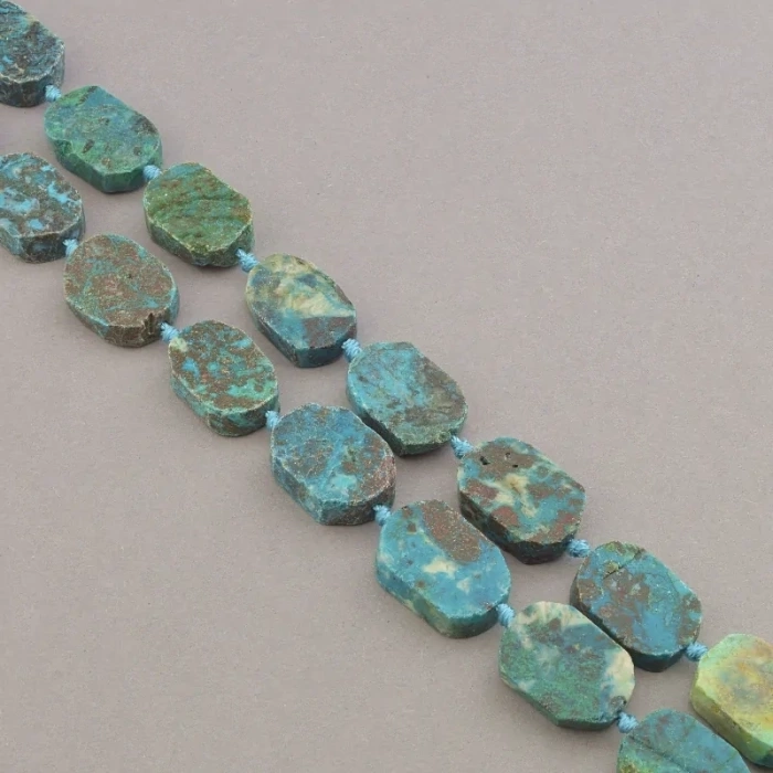 Хрізокола: Камінь мудрості та енергетичної гармонії у вашій прикрасі